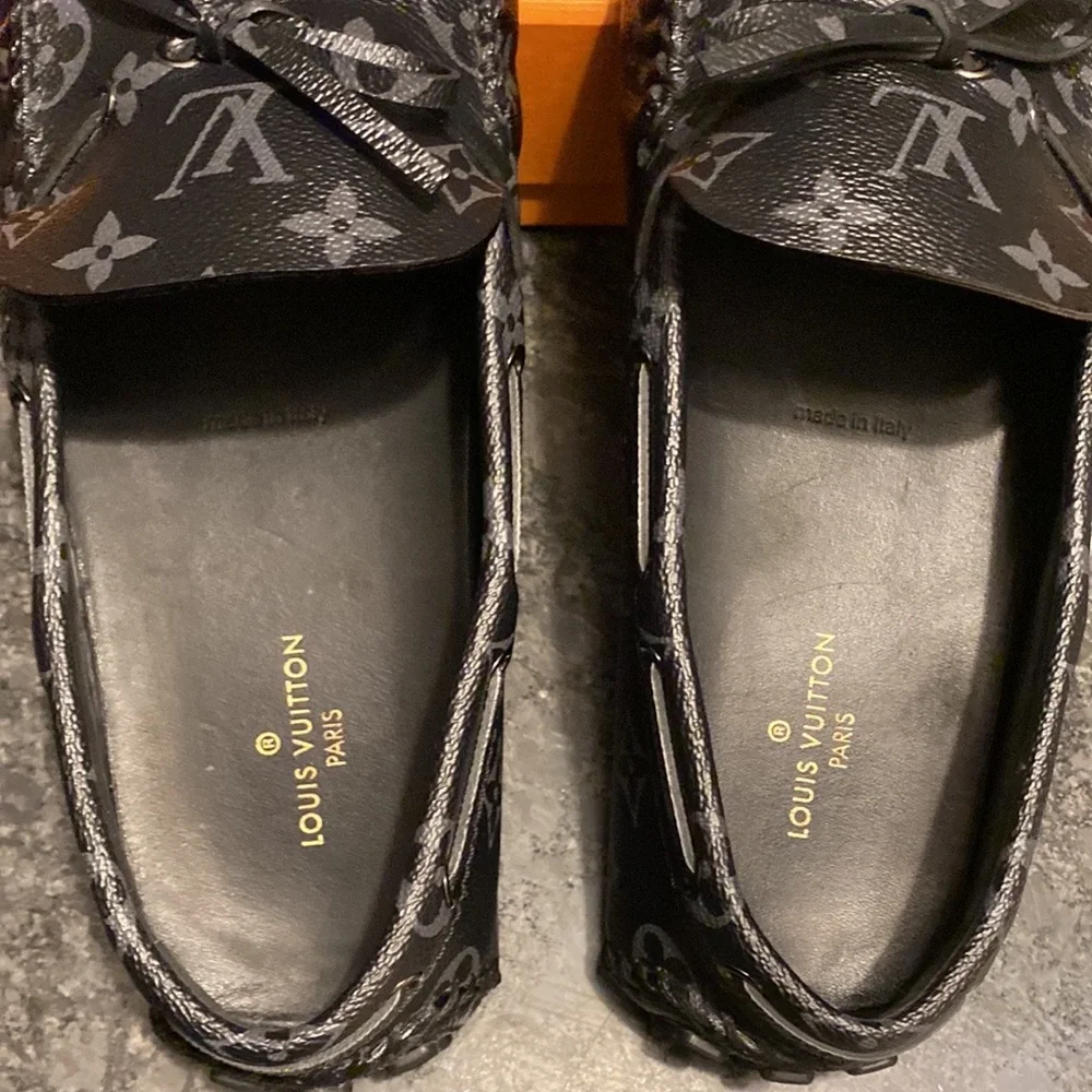 🦁 Louis Vuitton LV Monogram Eclipse Loafers - Picture 9 of 17